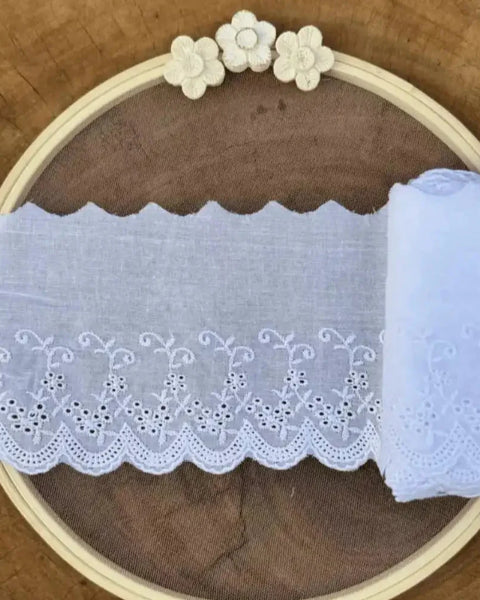 Bordado Inglês 100% algodão Branco - Largura: 12 centímetros