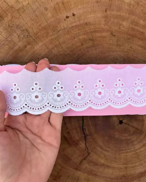 Bordado inglês 100% algodão branco - Largura: 5 centímetros